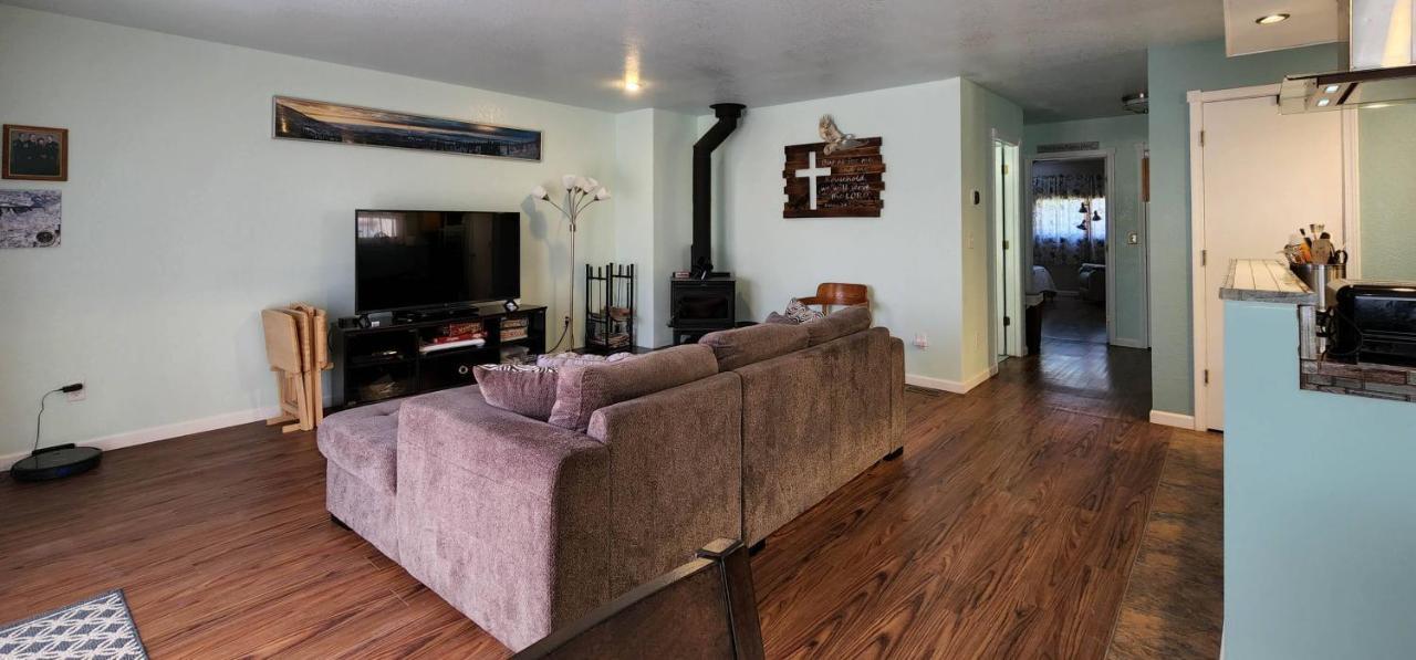 Trinity Escapes - Two Bedroom Two Bathroom Full Apartment Near Airport Anchorage Esterno foto