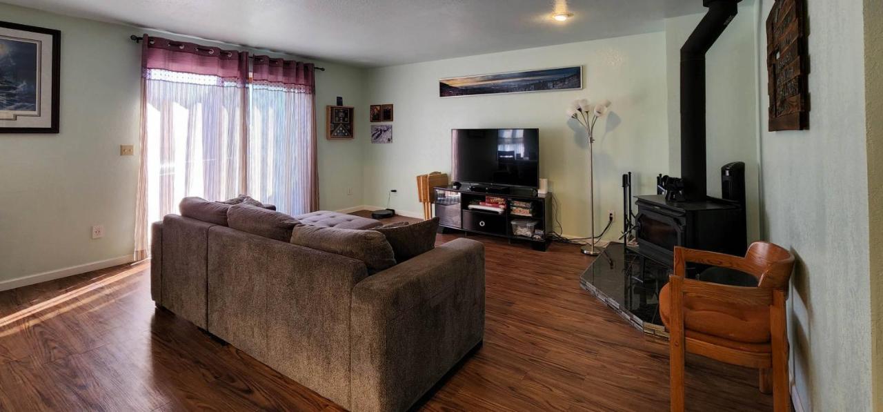 Trinity Escapes - Two Bedroom Two Bathroom Full Apartment Near Airport Anchorage Esterno foto
