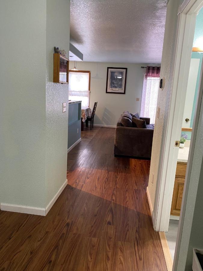 Trinity Escapes - Two Bedroom Two Bathroom Full Apartment Near Airport Anchorage Esterno foto